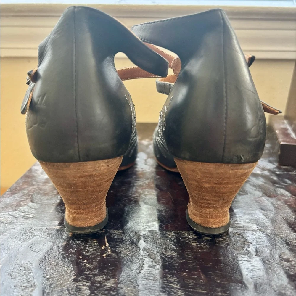 John Fluevog Black Leather Kitten Heels with Stitch Design - Picture 7 of 10